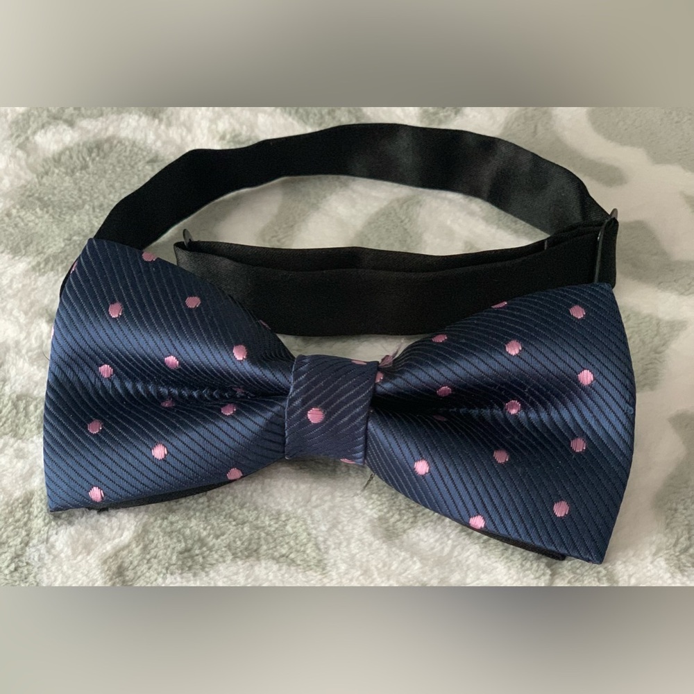 Pink Polka Dot Pre-Tie Bow Tie